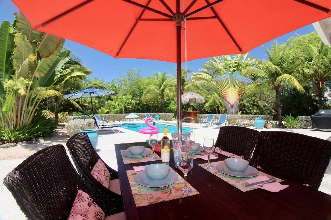 بروفيدنسياليس Barefoot Palms Villa