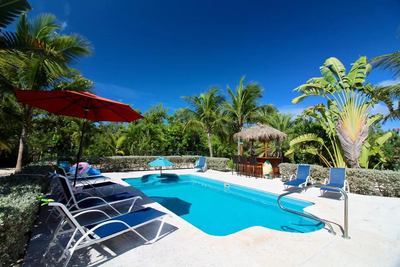 بروفيدنسياليس Barefoot Palms Villa