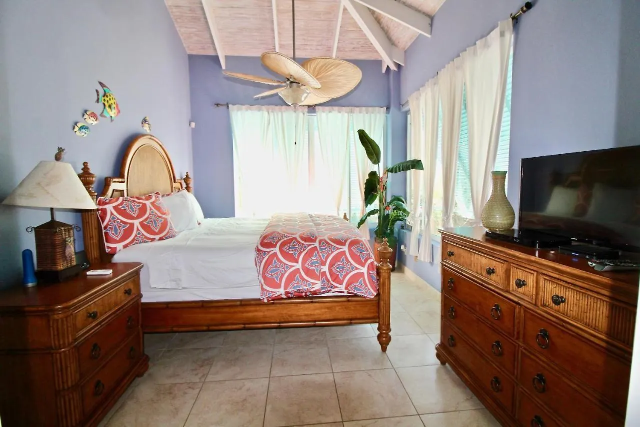 بروفيدنسياليس Barefoot Palms Villa 0*,